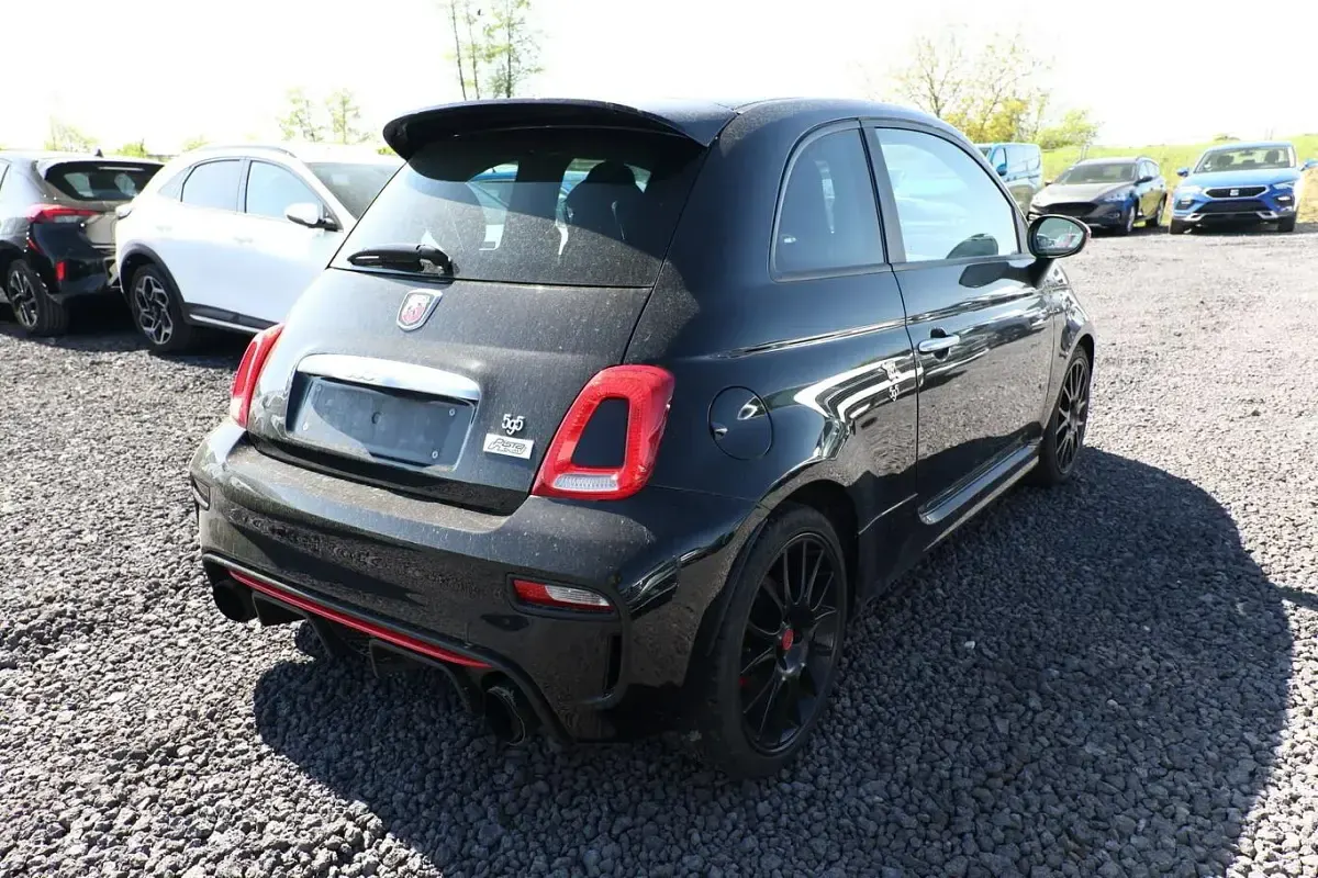 Gebraucht Abarth 595 Pista 160 PS (117 kW) 2021 Scorpione schwarz metallic Coupé