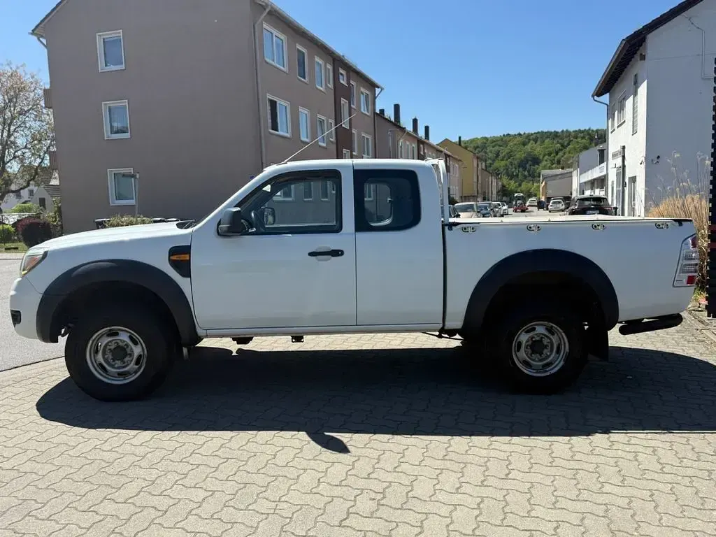 Gebraucht Ford Ranger XL 143 PS (105 kW) 2011 Weiß Pickup