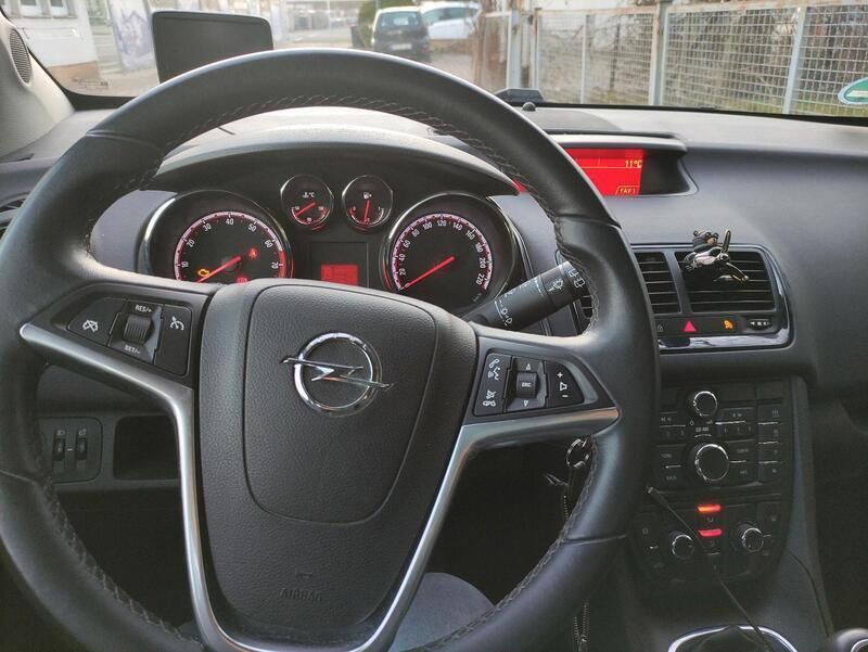 Braun Gebraucht 2010 Opel Meriva Van / Kleinbus | 4.450 € (Guter Preis) - Bild 1/4