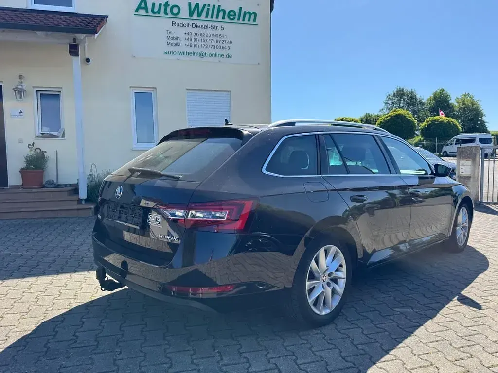 Gebraucht Skoda Superb Style 150 PS (110 kW) 2016 Schwarz Kombi