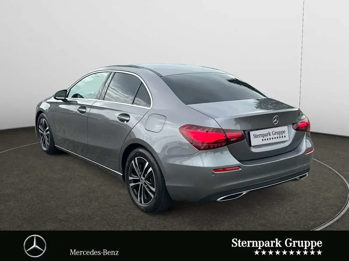 Gebraucht Mercedes A180 Progressive 136 PS (100 kW) 2024 Grau Limousine