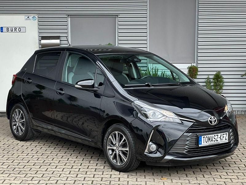 Schwarz Gebraucht 2020 Toyota Yaris Club Kleinwagen | 14.550 € (Fairer Preis) - Bild 1/4