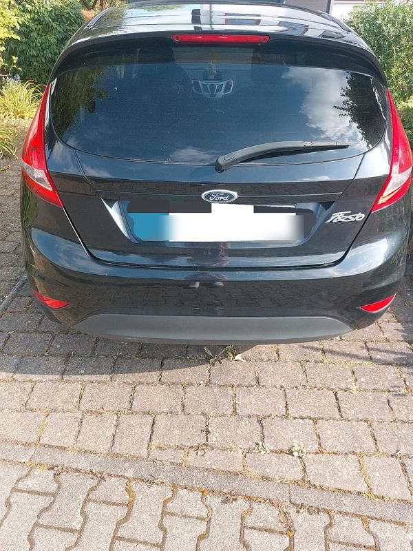 Gebraucht Ford Fiesta 80 PS (58 kW) 2011 Schwarz Kleinwagen