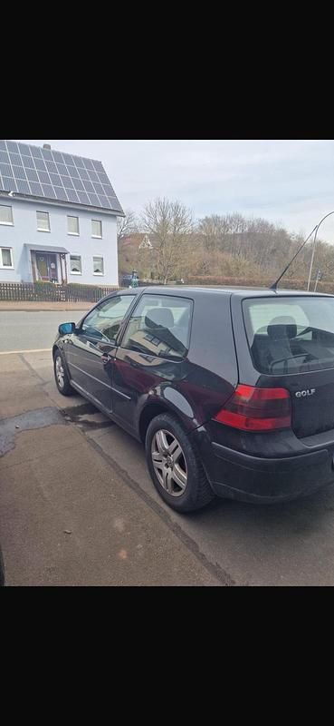 Gebraucht VW Golf IV 75 PS (55 kW) 2001 Schwarz Kleinwagen