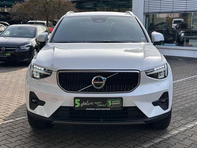 Gebraucht Volvo XC40 Core 163 PS (119 kW) 2024 Crystal weiß perleffekt (metallic) SUV