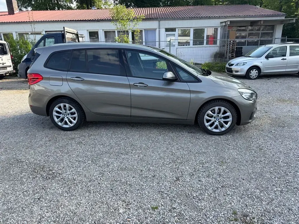Używany BMW 220 Advantage 190 KM (139 kW) 2015 Srebrny Kombi