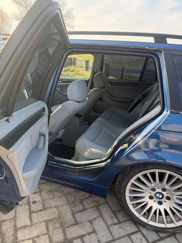 Gebraucht BMW 320 170 PS (125 kW) 2001 Blau Kombi