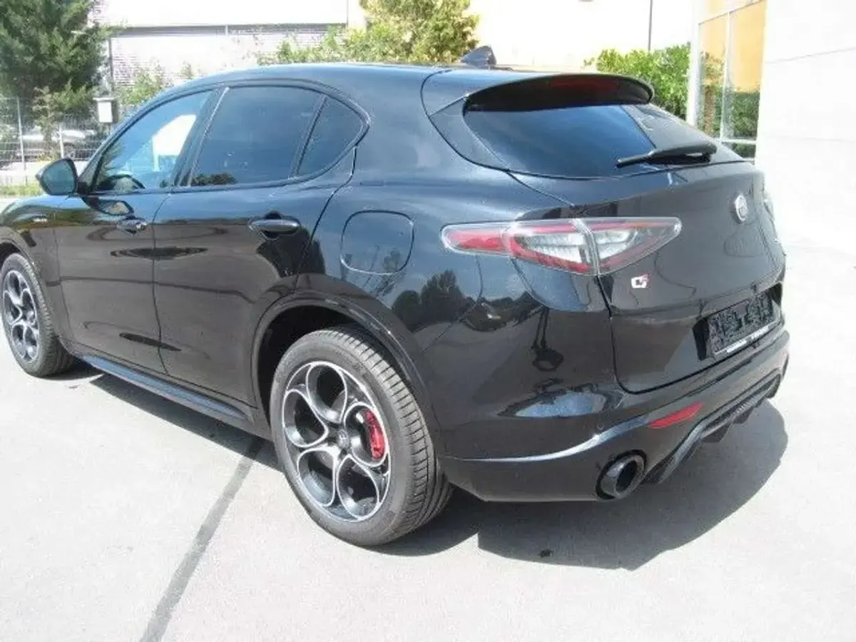 Gebraucht Alfa Romeo Stelvio Veloce 209 PS (153 kW) 2025 Nero vulcano SUV
