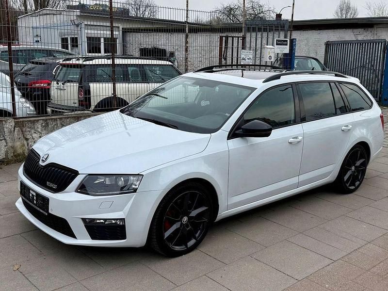 Gebraucht Skoda Octavia RS 184 PS (135 kW) 2016 Moonweiss metallic Kleinwagen