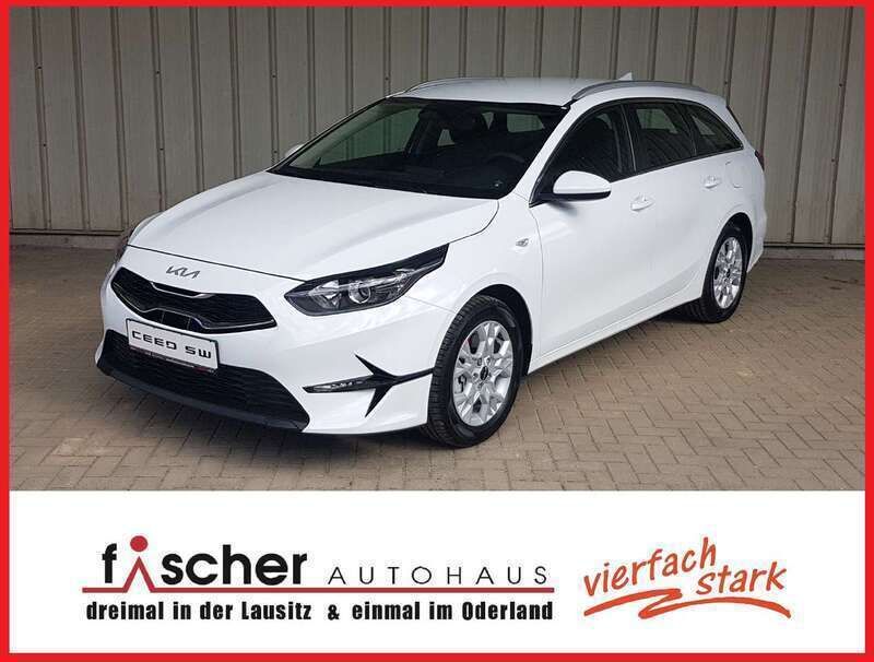 Carraraweiss Gebraucht 2025 Kia Ceed Sportswagon Vision Kombi | 24.750 € (Fairer Preis) - Bild 1/4