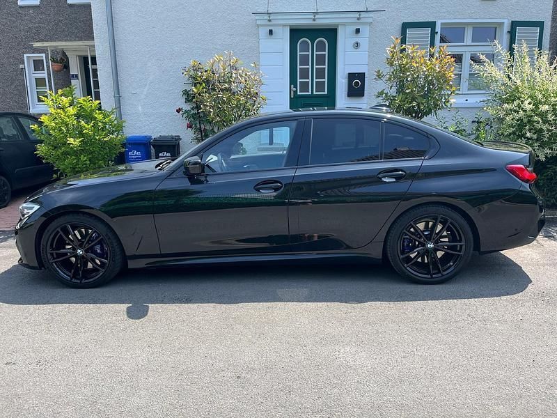 Schwarz Gebraucht 2020 BMW 330 M Sport Limousine | 32.800 € (Fairer Preis) - Bild 1/4