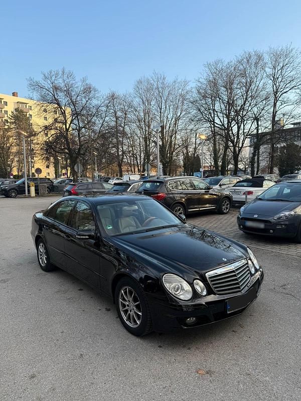 Gebraucht Mercedes E200 136 PS (100 kW) 2009 Schwarz Limousine