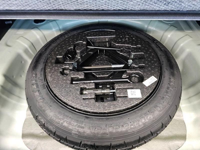 Neu Kia XCeed 140 PS (102 kW) 2025 Grünmet. SUV