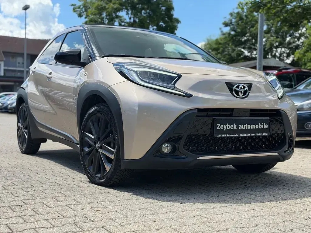 Gebraucht Toyota Aygo X Style 72 PS (52 kW) 2023 Beige SUV