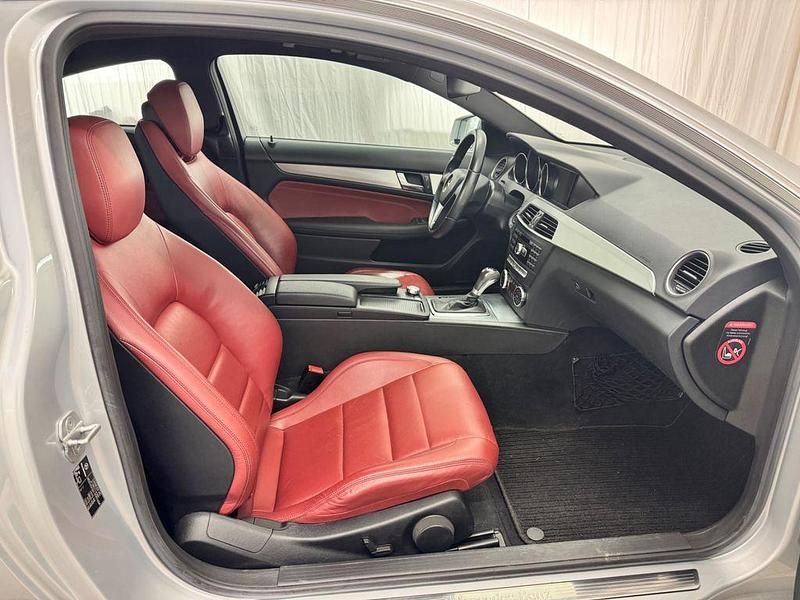 Silber Gebraucht 2012 Mercedes C180 Coupé | 13.900 € (Etwas zu teuer) - Bild 1/3
