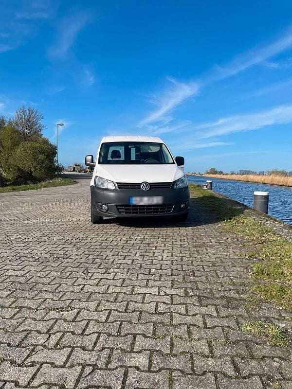 Second-hand VW Caddy 102 CP (75 kW) 2013 Alb Monovolum