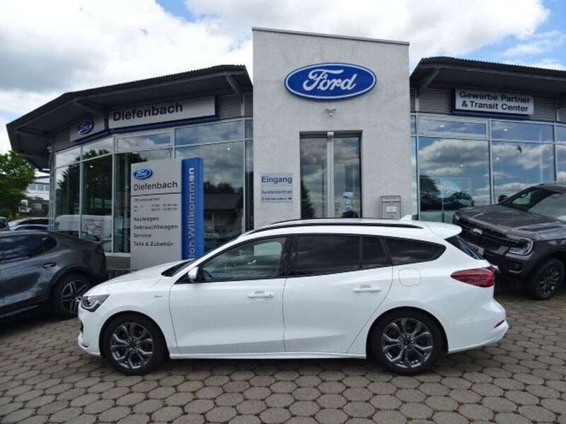 Frostweiß Gebraucht 2023 Ford Focus ST-Line Kombi | 25.900 € (Fairer Preis) - Bild 1/4