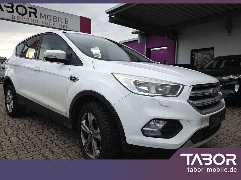 Gebraucht Ford Kuga Trend 120 PS (88 kW) 2018 Weiß SUV