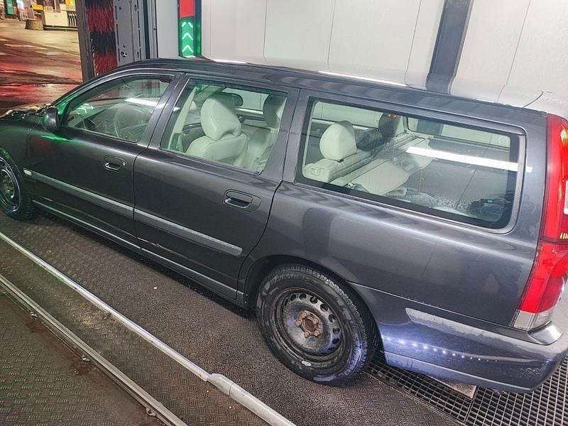 Blau Gebraucht 2001 Volvo V70 Kombi | 2.499 € (Fairer Preis) - Bild 1/4