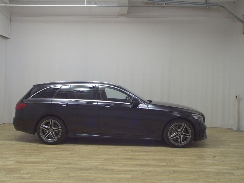 Schwarz Gebraucht 2020 Mercedes C300 AMG line Kombi | 20.880 € (Superpreis) - Bild 1/4