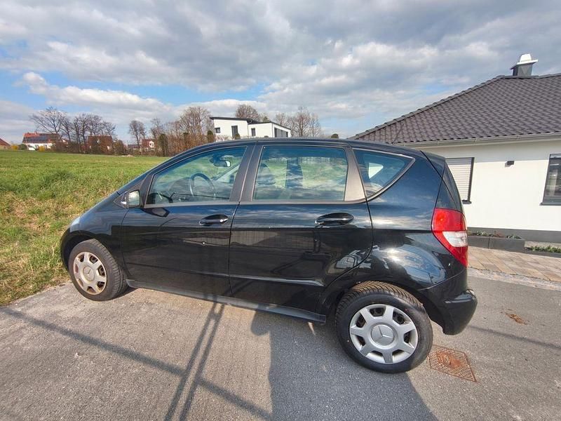 Gebraucht Mercedes A180 114 PS (83 kW) 2011 Schwarz Limousine