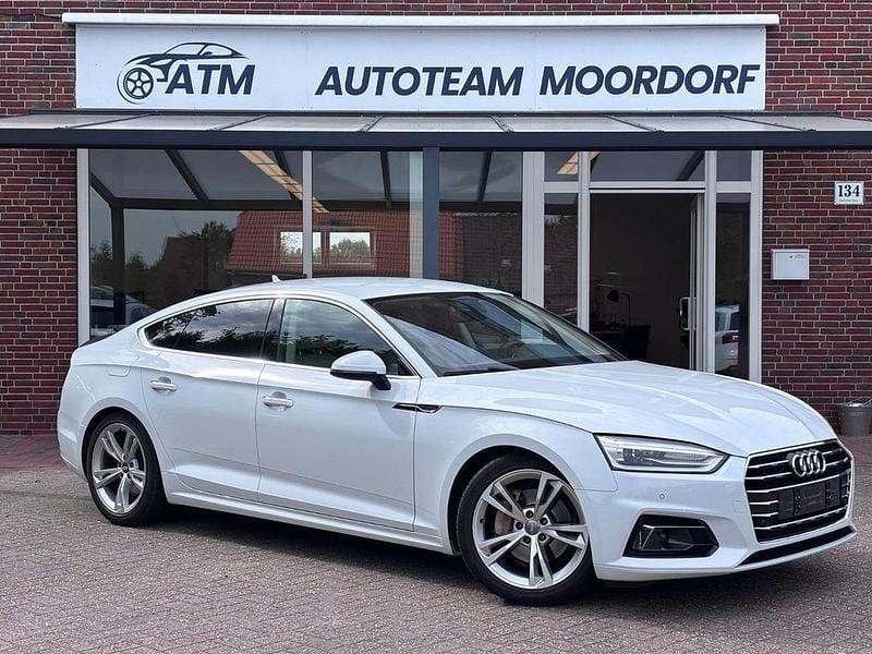 Weiß Gebraucht 2019 Audi A5 Sportback Design Limousine | 25.490 € (Guter Preis) - Bild 1/4