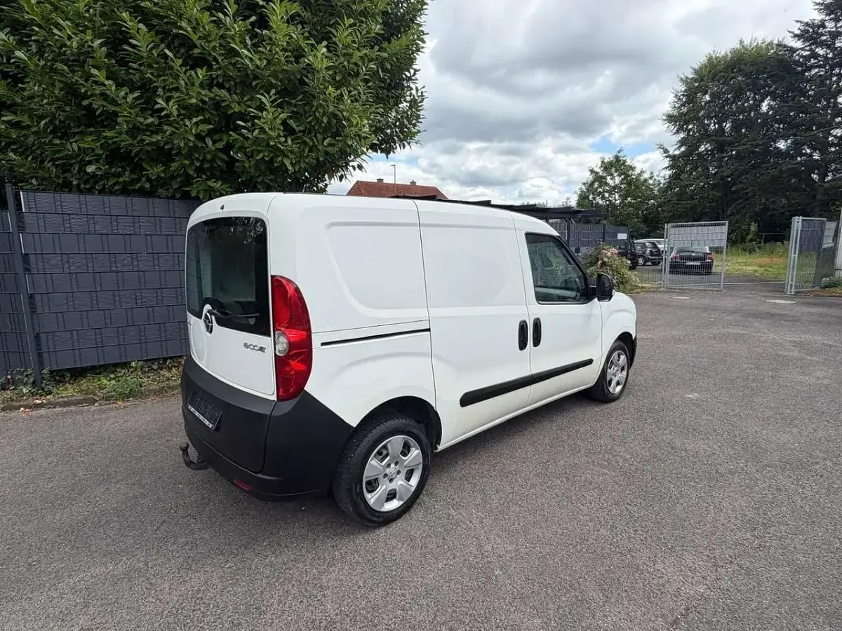 Gebraucht Opel Combo 90 PS (66 kW) 2013 Polarweiss Van / Kleinbus