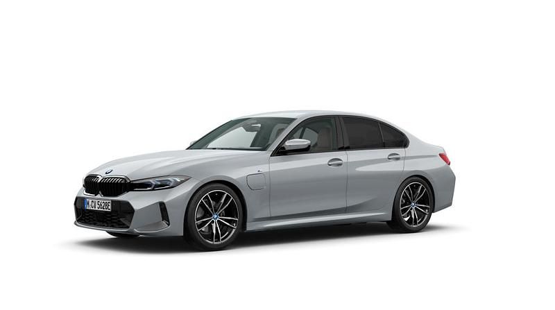 Gebraucht 2025 BMW 330 Comfort Edition Limousine | 43.080 € (Superpreis) - Bild 1/2