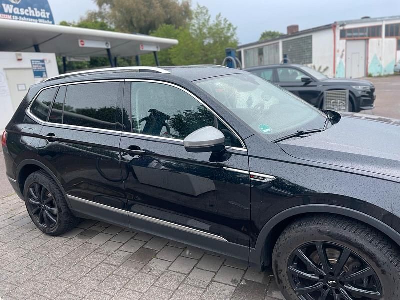 Gebraucht VW Tiguan Allspace 150 PS (110 kW) 2018 Schwarz SUV