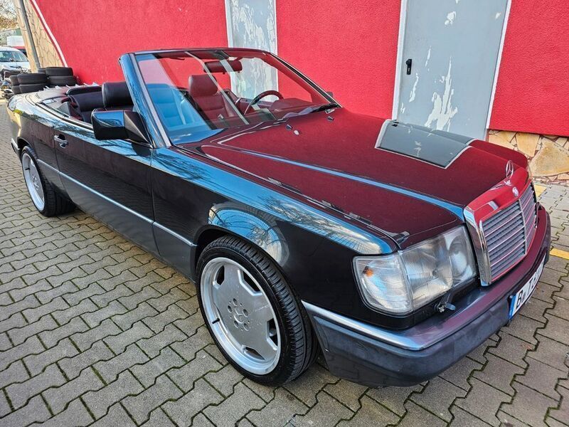 Schwarz Gebraucht 1992 Mercedes E300 AMG Cabrio | 16.450 € - Bild 1/4