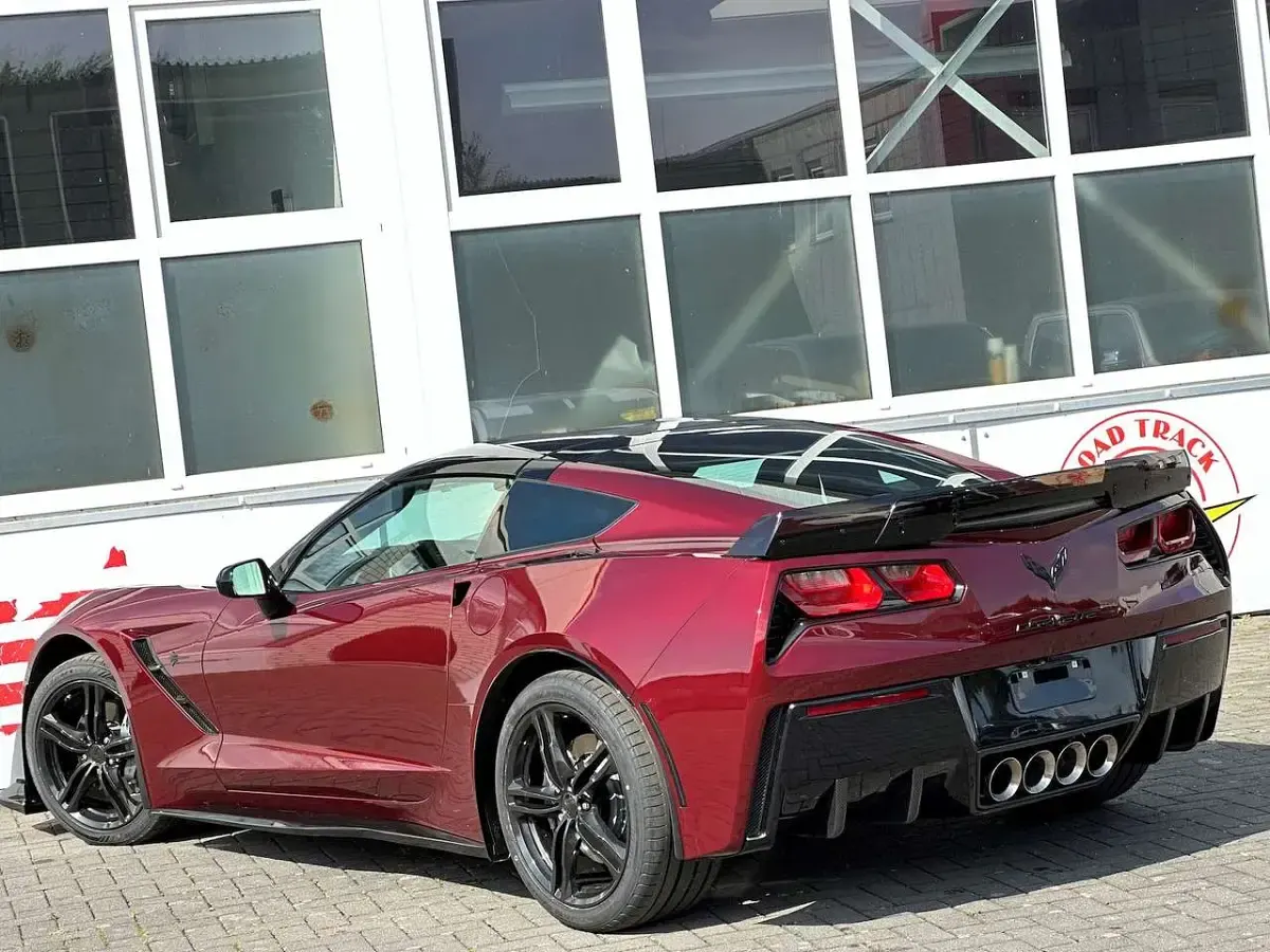 Używany Corvette Stingray 466 KM (342 kW) 2016 Czerwony Coupe