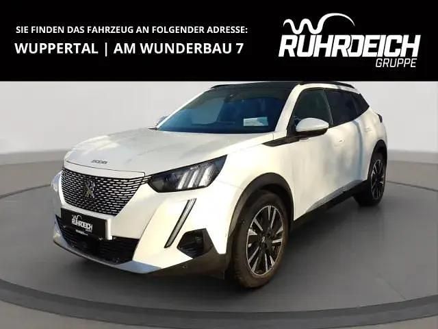 Weiß Gebraucht 2021 Peugeot e-2008 GT SUV | 16.989 € (Guter Preis) - Bild 1/4