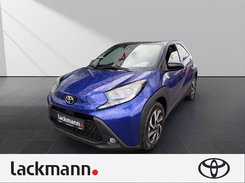 Neu Toyota Aygo X 72 PS (52 kW) 2025 8y8)/ black mica (209) (blau SUV