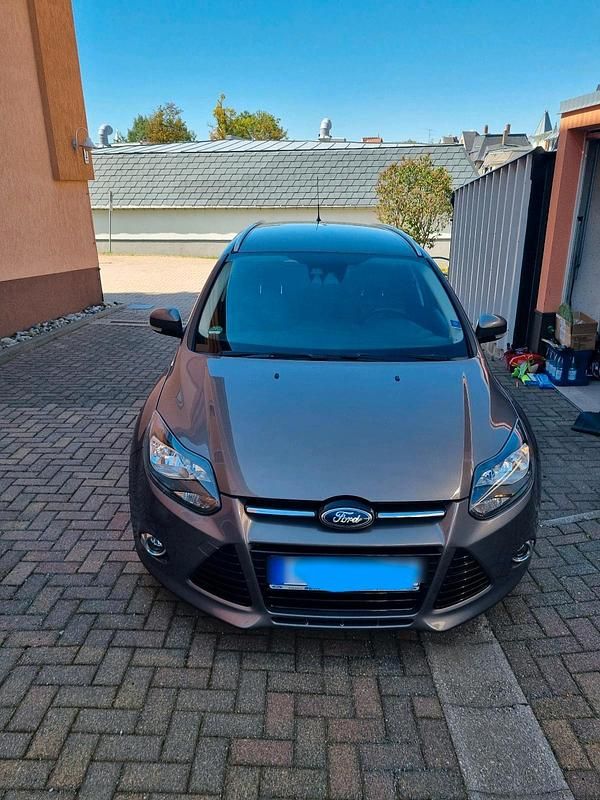 Gebraucht Ford Focus 150 PS (110 kW) 2013 Braun Kombi