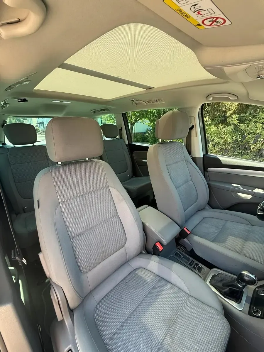 Gebraucht VW Sharan Comfortline 150 PS (110 kW) 2021 Grau Van / Kleinbus