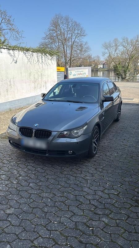Gebraucht BMW 525 185 PS (136 kW) 2004 Grau Limousine
