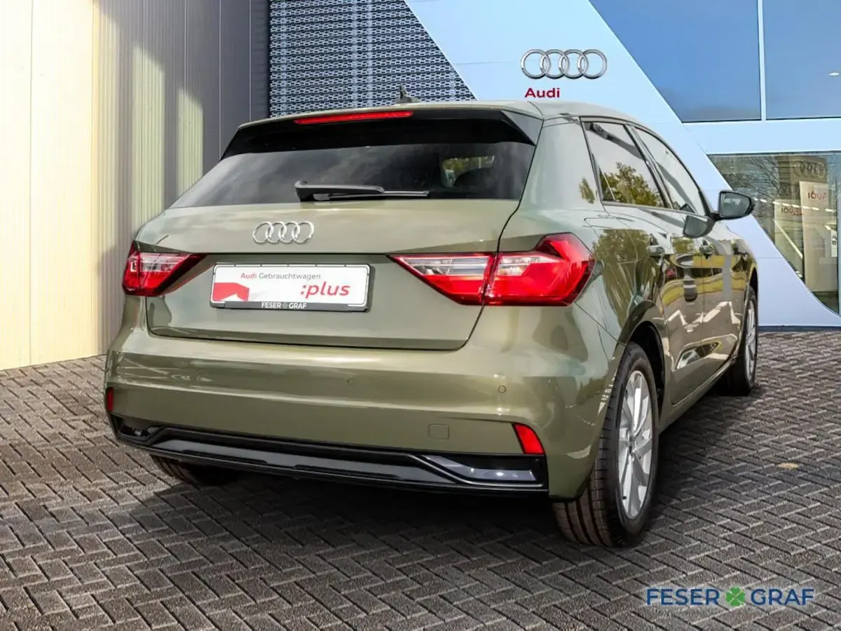 Gebraucht Audi A1 Sportback Sport 116 PS (85 kW) 2025 Distriktgrün metallic Kleinwagen