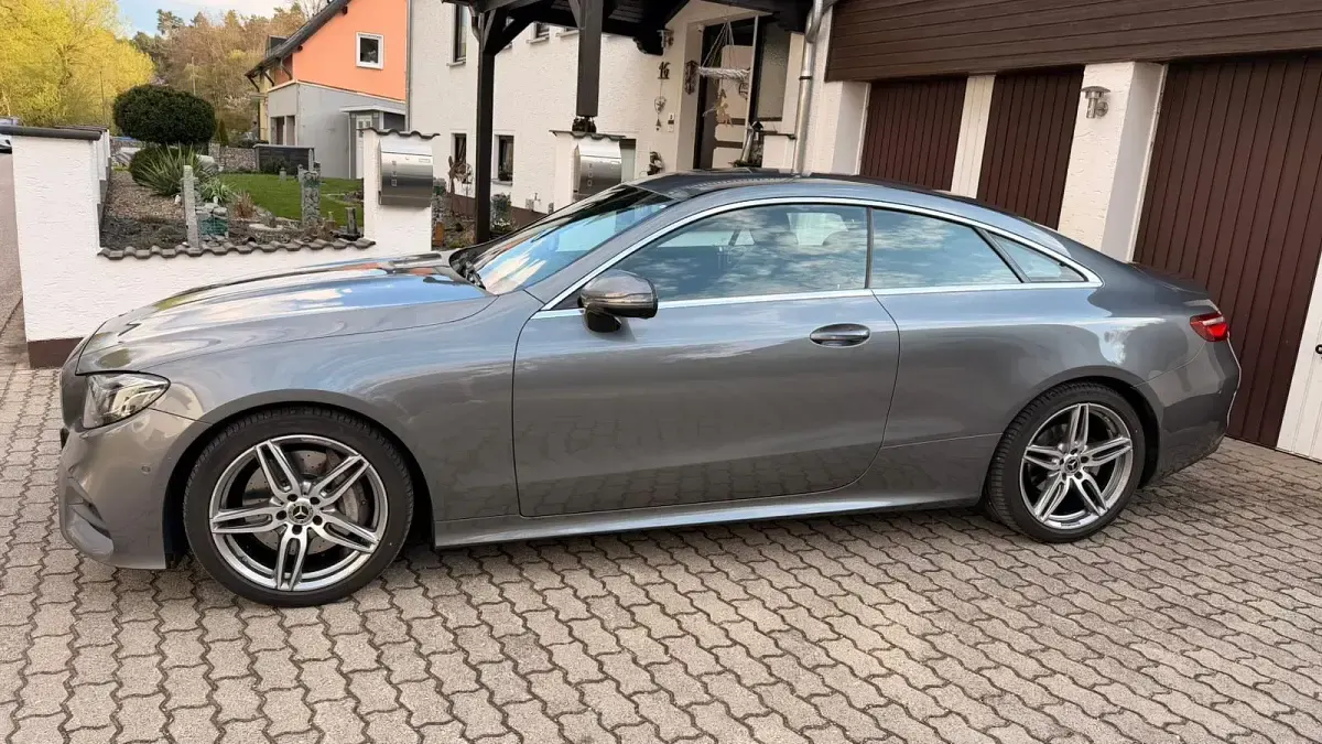 Gebraucht Mercedes E300 AMG 258 PS (189 kW) 2019 Grau Coupé