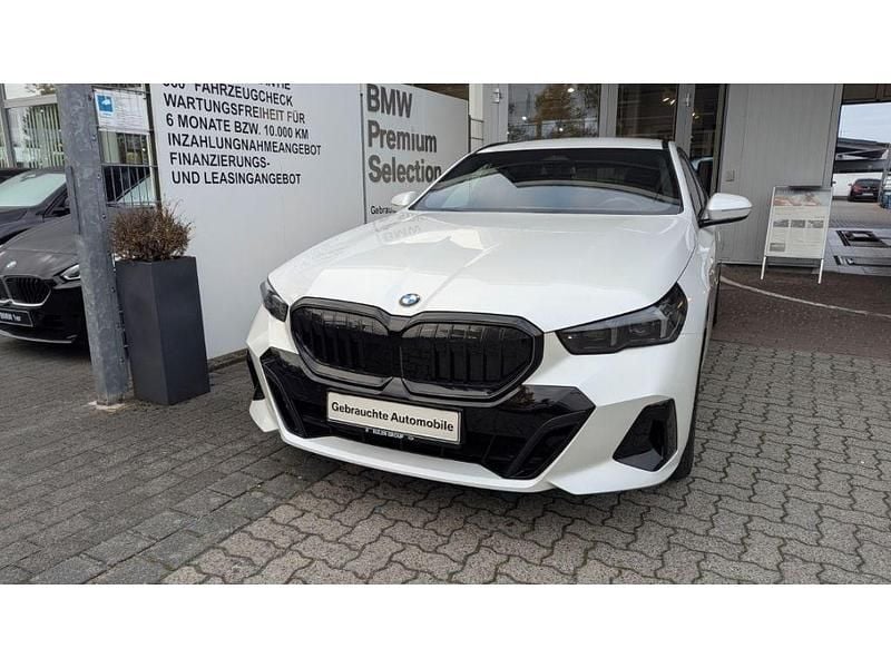 Gebraucht BMW 520 Performance 190 PS (139 kW) 2025 Weiss Kombi
