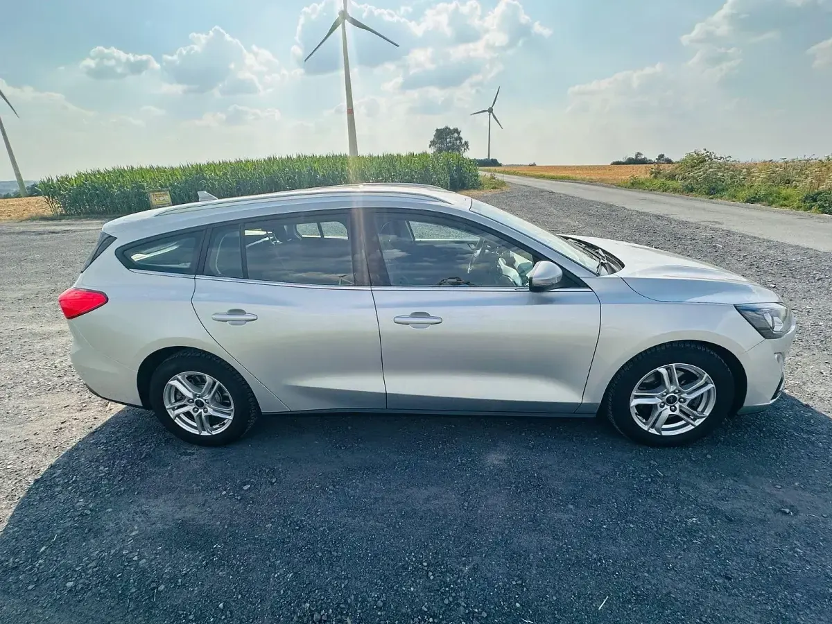 Gebraucht Ford Focus Cool & Connect 125 PS (91 kW) 2021 Silber Kombi