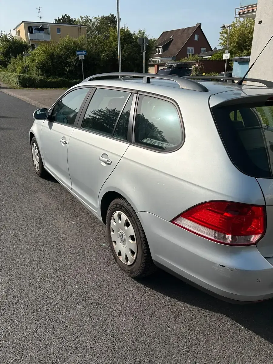 Gebraucht VW Golf VI 75 PS (55 kW) 2009 Silber Kleinwagen