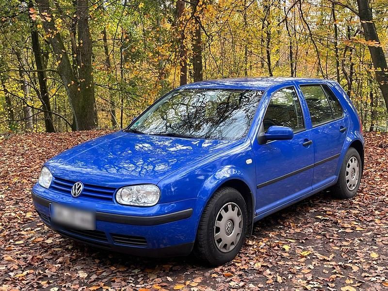 Blau Gebraucht 1999 VW Golf IV Limousine | 850 € - Bild 1/4