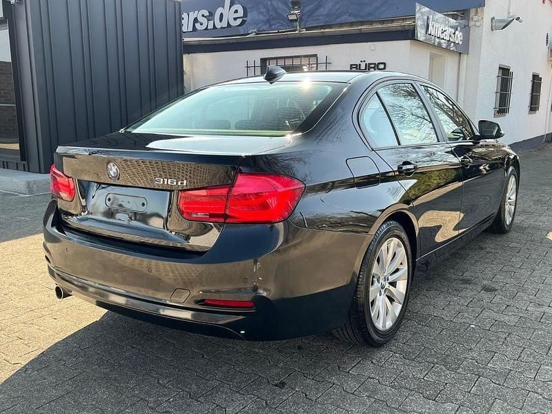 Gebraucht BMW 316 116 PS (85 kW) 2016 Schwarz Limousine