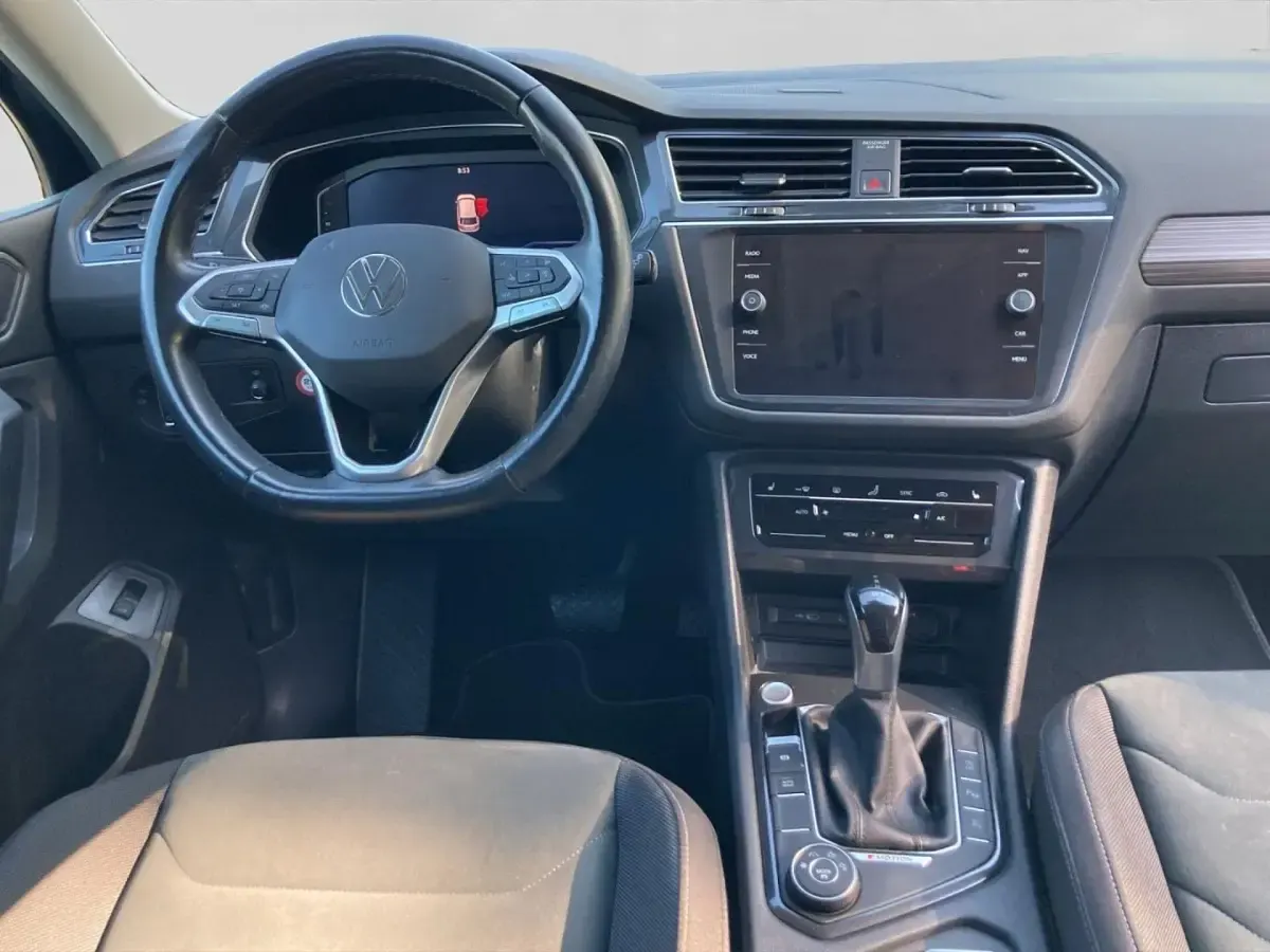 Gebraucht VW Tiguan Allspace Elegance 190 PS (139 kW) 2023 SUV