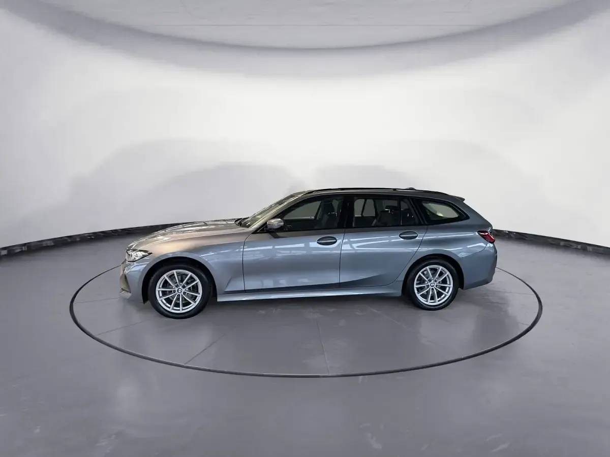 Gebraucht BMW 318 Sport Line 150 PS (110 kW) 2023 Kombi