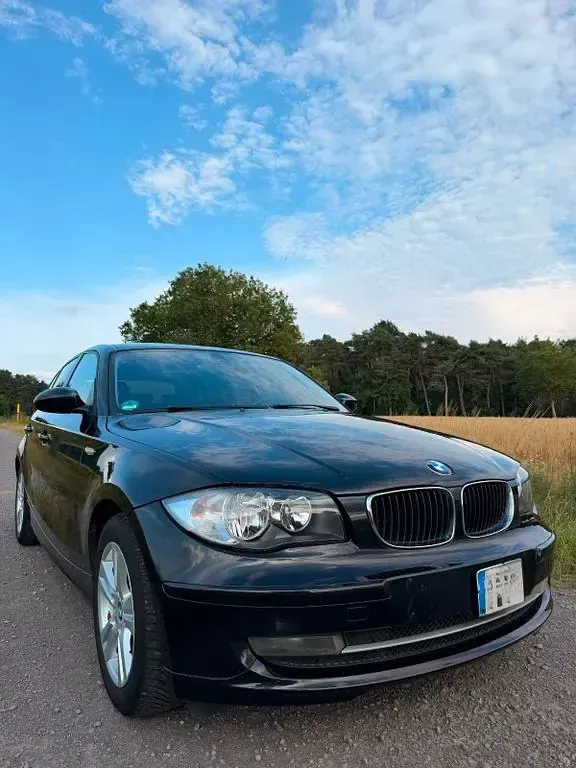 Gebraucht BMW 118 143 PS (105 kW) 2007 Schwarz Kleinwagen