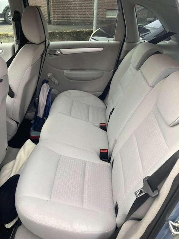 Gebraucht Mercedes B170 116 PS (85 kW) 2006 Silber Van / Kleinbus