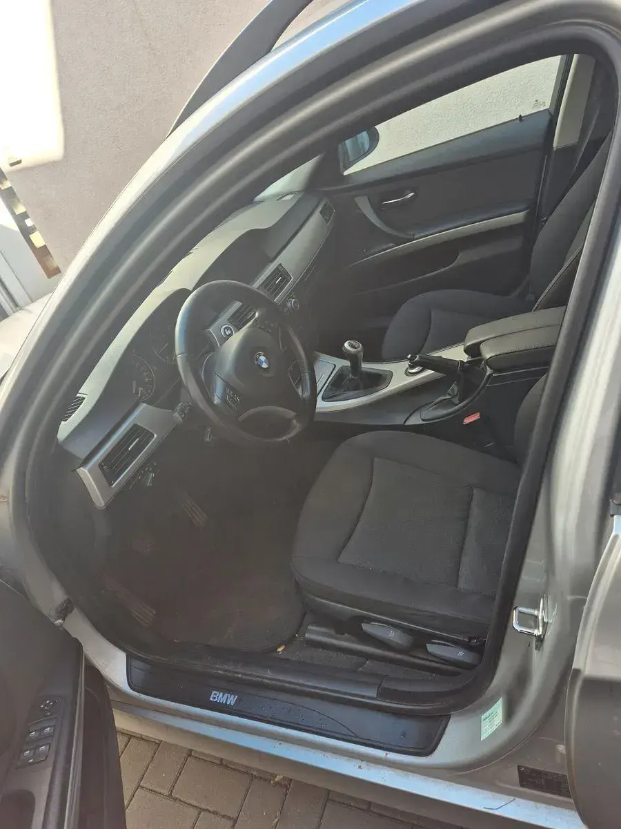 Gebraucht BMW 320 163 PS (119 kW) 2006 Silber Kombi