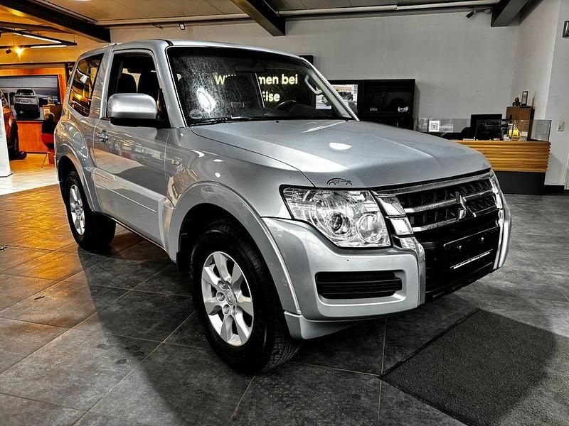 Gebraucht Mitsubishi Pajero 200 PS (147 kW) 2014 Silber SUV