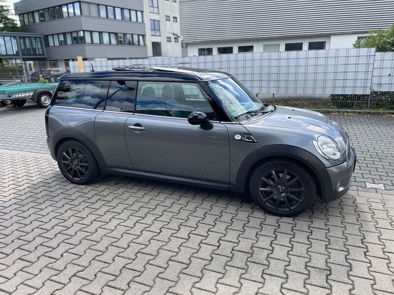 Grau Gebraucht 2009 Mini Cooper S Clubman Kombi | 7.990 € (Fairer Preis) - Bild 1/4
